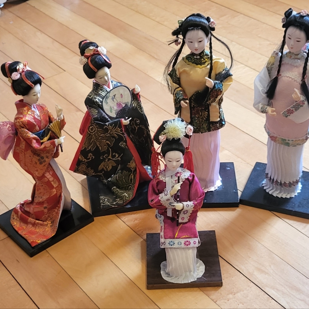 Collection of Asian Chinese Japanese geisha porcelain dolls